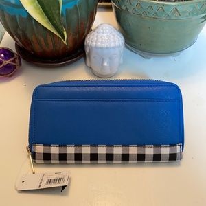 🌼NWT Blue Zip Around Wallet